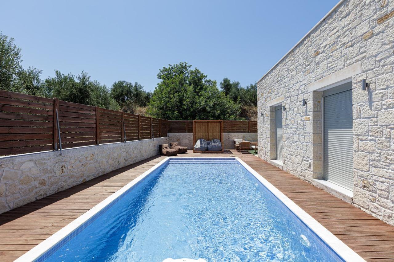 Villa Vera - With Private Heated Pool & Jacuzzi Pangalochori Bagian luar foto