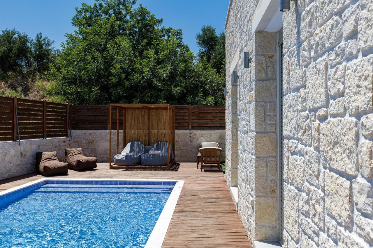 Villa Vera - With Private Heated Pool & Jacuzzi Pangalochori Bagian luar foto