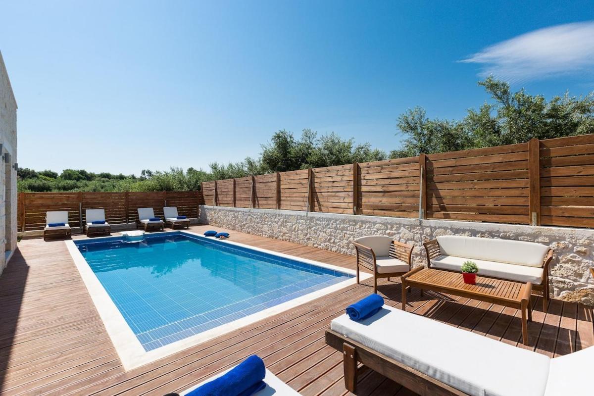 Villa Vera - With Private Heated Pool & Jacuzzi Pangalochori Bagian luar foto