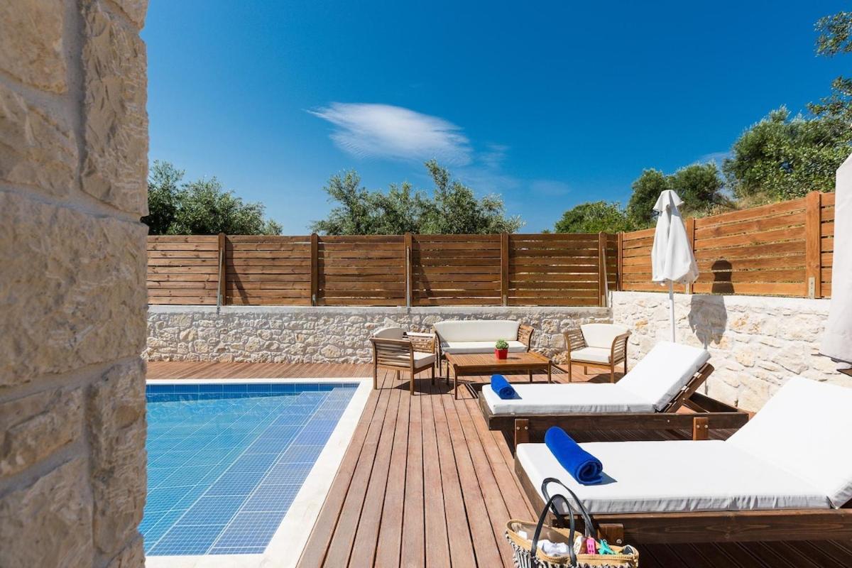 Villa Vera - With Private Heated Pool & Jacuzzi Pangalochori Bagian luar foto