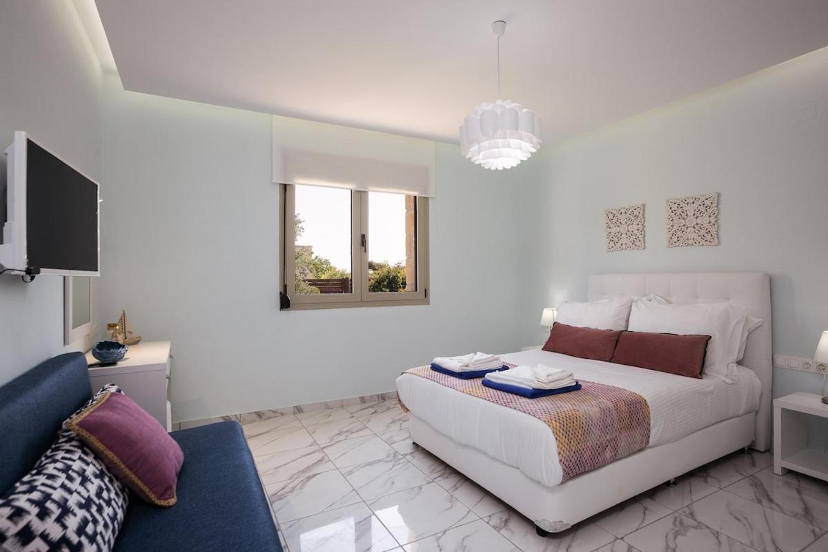 Villa Vera - With Private Heated Pool & Jacuzzi Pangalochori Bagian luar foto