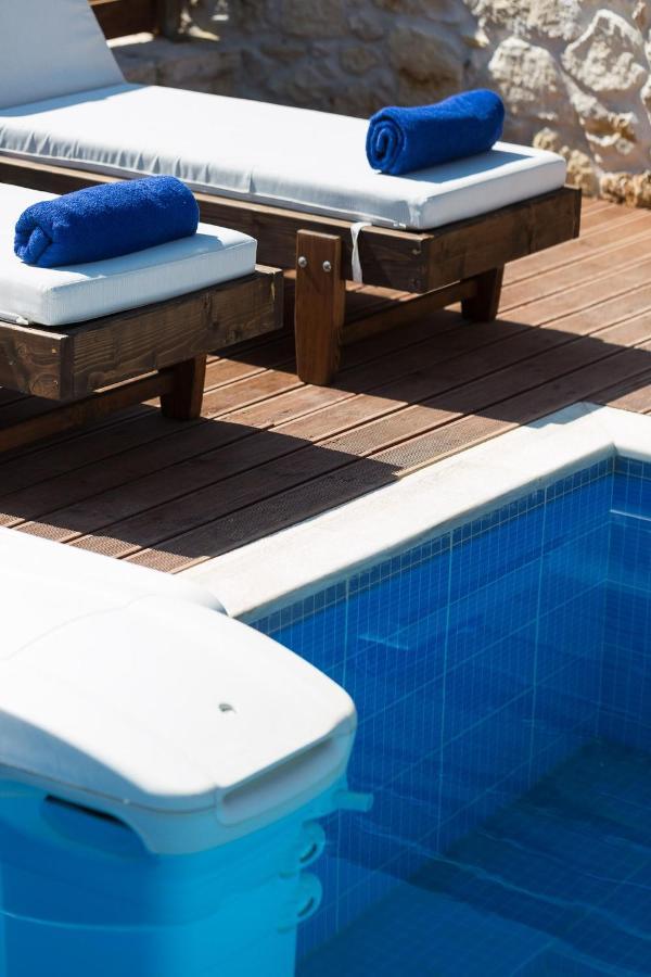 Villa Vera - With Private Heated Pool & Jacuzzi Pangalochori Bagian luar foto